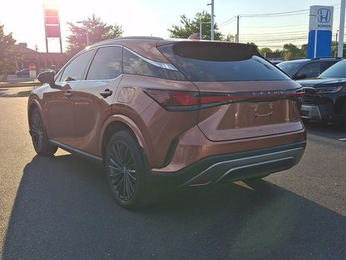 Used 2025 Lexus RX 350h w/ Accessory Package AWD/4WD image 4