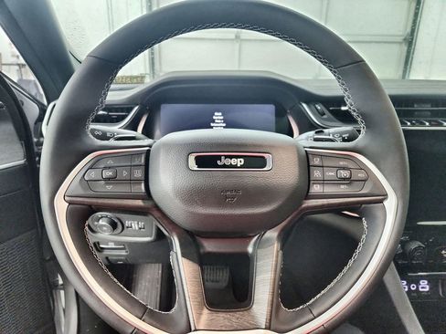 New 2025 Jeep Grand Cherokee Limited image 21