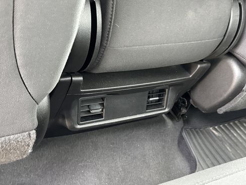 Used 2022 Chevrolet Silverado 1500 Custom AWD/4WD image 11