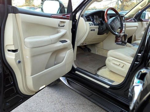 Used 2011 Lexus LX 570 4WD image 25