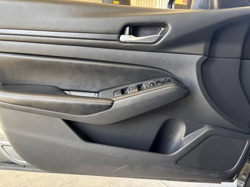 Used 2025 Nissan Altima 2.5 SV FWD image 18