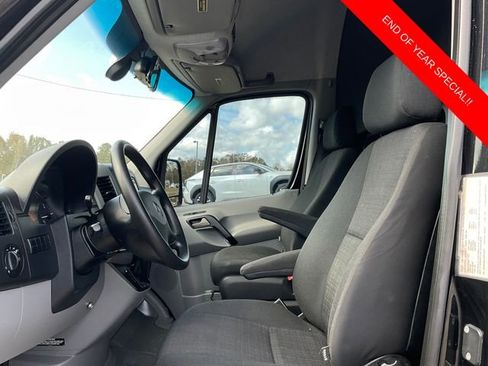 Used 2016 Mercedes-Benz Sprinter 2500 image 10