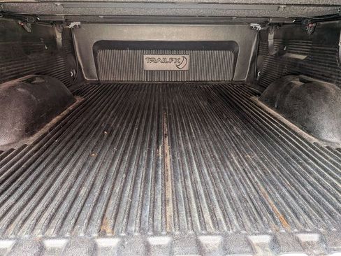 Used 2019 Chevrolet Silverado 1500 LT RWD image 22