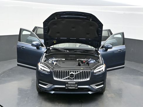 Used 2024 Volvo XC90 B6 Plus w/ Protection Package image 34