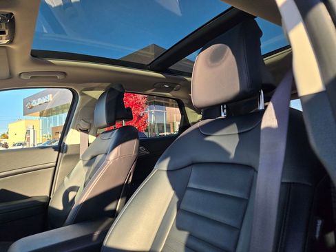 Used 2024 Kia Sportage SX Prestige image 35