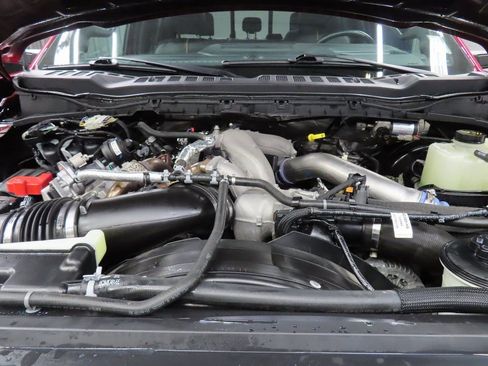 Used 2024 Ford F250 Platinum w/ FX4 Off-Road Package image 32