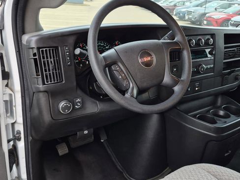 Certified 2016 GMC Savana 3500 image 17