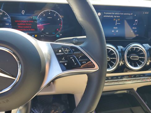 Certified 2025 Mercedes-Benz GLA 250 GLA 250 image 32