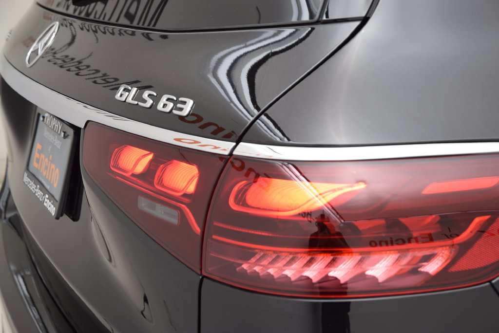 Used 2025 Mercedes-Benz GLS 63 AMG 4MATIC image 14