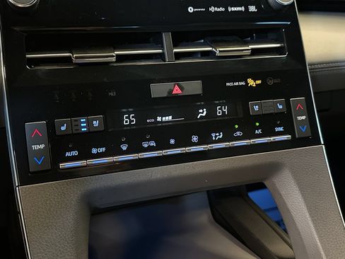 Used 2022 Toyota Avalon Limited w/ Advanced Safety Package FWD image 15