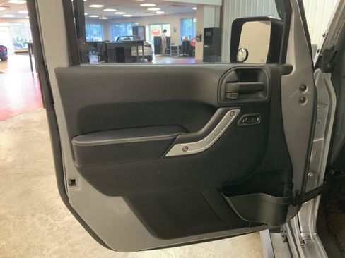 Used 2015 Jeep Wrangler Unlimited Sport AWD/4WD image 14
