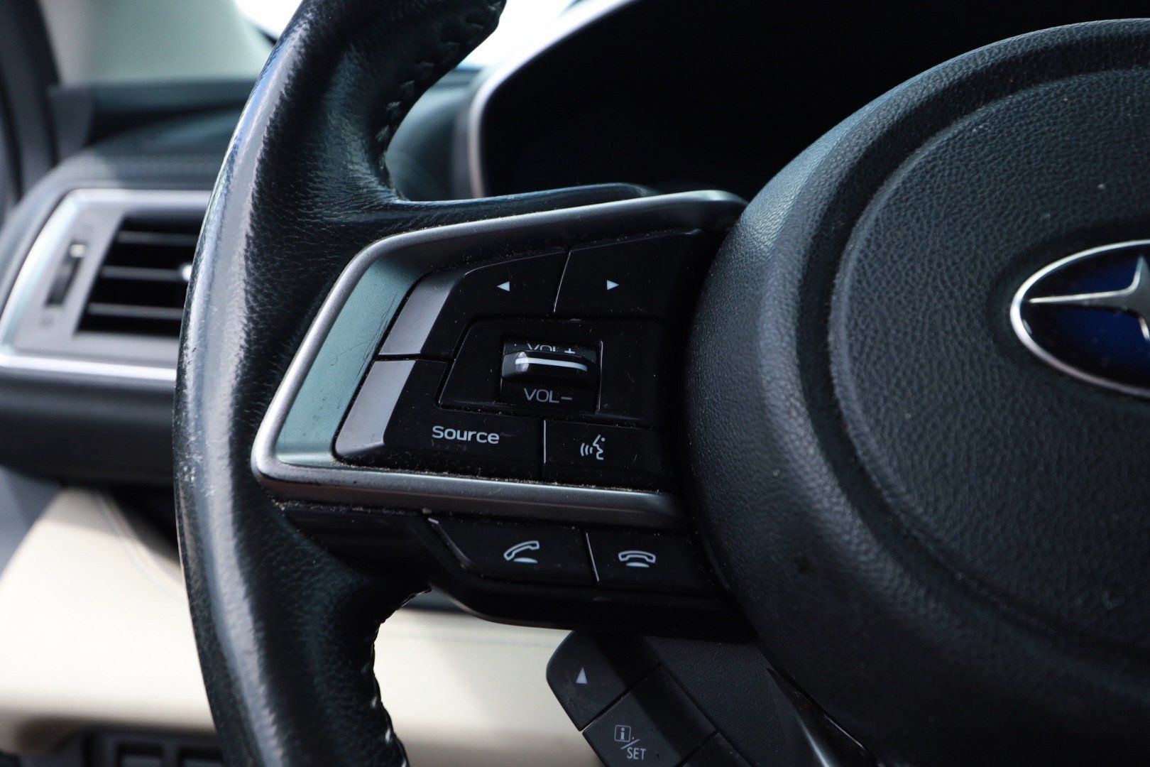 Used 2019 Subaru Ascent Limited AWD/4WD image 11