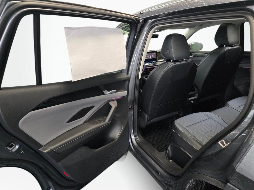 New 2026 Volkswagen Tiguan SE AWD/4WD image 35