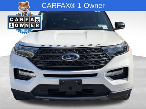 Used 2023 Ford Explorer XLT w/ Equipment Group 202A AWD/4WD image 2