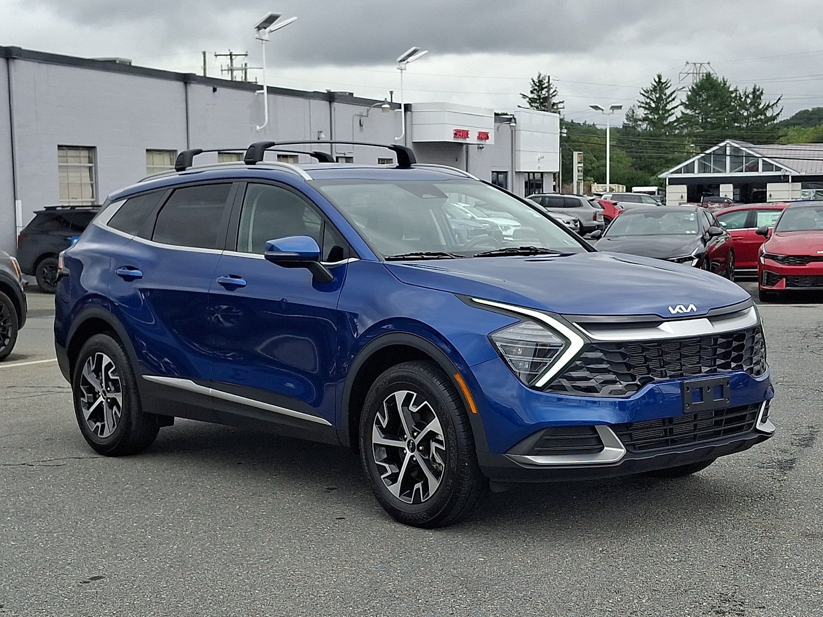 Used 2024 Kia Sportage EX AWD/4WD image 3