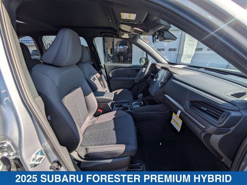 Certified 2025 Subaru Forester Premium AWD/4WD image 36