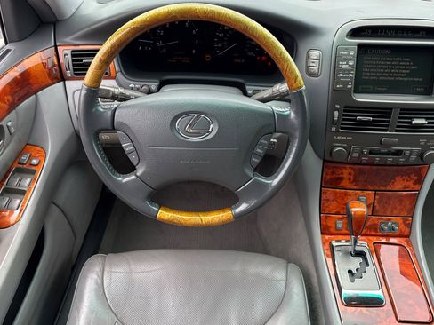 Used 2005 Lexus LS 430 RWD image 27