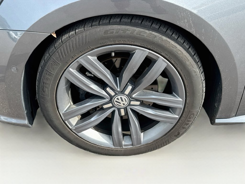 Used 2017 Volkswagen Passat 1.8T SEL Premium FWD image 35