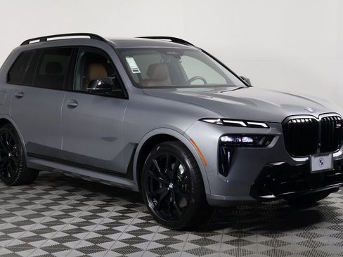Used 2024 BMW X7 M60i w/ Executive Package image 3