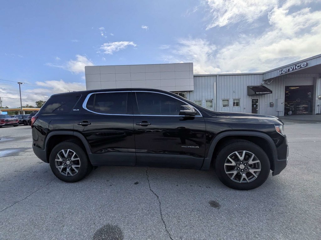 Used 2020 GMC Acadia SLE w/ LPO, Floor Liner Package AWD/4WD image 2