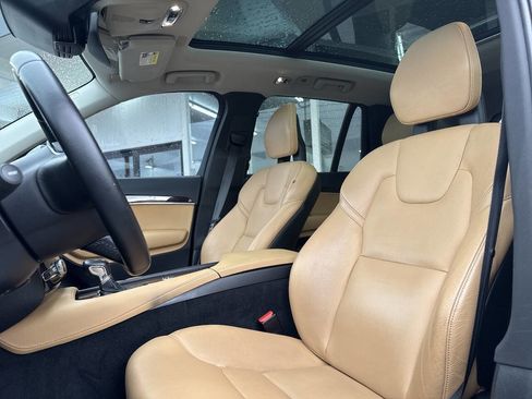 Used 2016 Volvo XC90 T6 Momentum w/ Momentum Plus Package AWD/4WD image 34