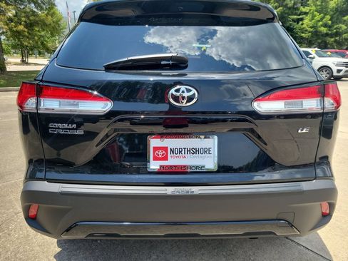 Certified 2025 Toyota Corolla Cross LE FWD image 5