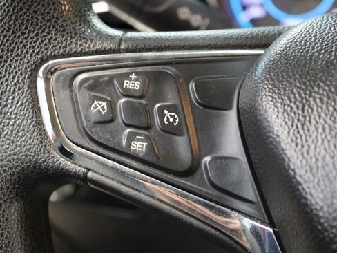 Used 2017 Chevrolet Cruze LT image 18