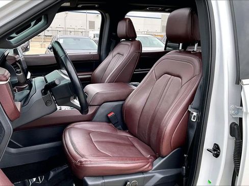 Used 2022 Ford Expedition Limited image 30