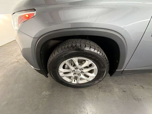 Used 2021 Chevrolet Traverse LT FWD image 31