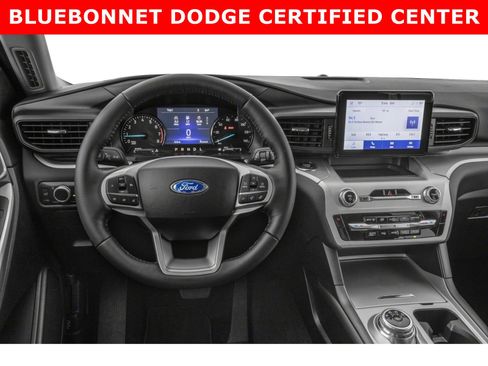 Used 2023 Ford Explorer XLT w/ Equipment Group 202A RWD image 4