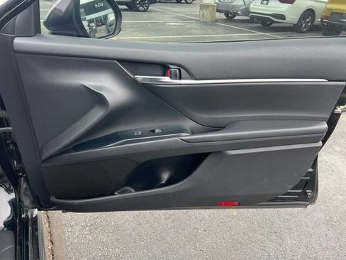 Used 2020 Toyota Camry SE image 29