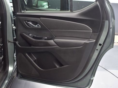 Used 2023 Chevrolet Traverse LT FWD image 30