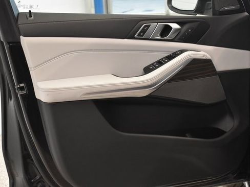 Used 2025 BMW X5 xDrive40i w/ Premium Package image 22