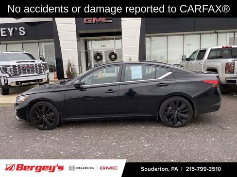 Used 2022 Nissan Altima 2.5 SR w/ Midnight Edition Package image 2