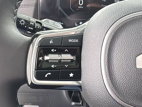 New 2026 Kia Carnival SX w/ SX Dark Edition Package FWD image 23