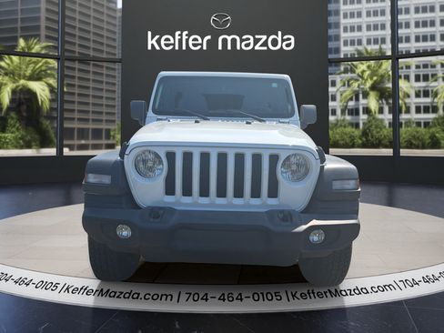 Used 2022 Jeep Wrangler Unlimited Sport w/ Sun And Sound Package AWD/4WD image 2