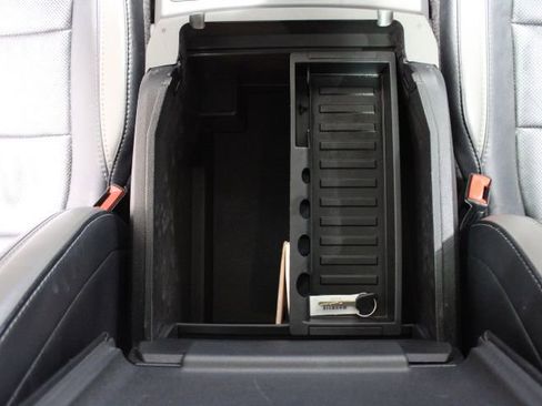 Used 2018 Ford F150 Raptor w/ Equipment Group 802A Luxury image 35