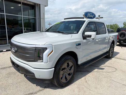 Used 2024 Ford F150 Lightning Lariat AWD/4WD image 3