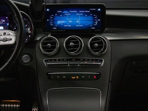 Used 2022 Mercedes-Benz GLC 300 4MATIC image 23