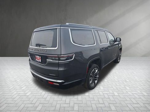 Used 2022 Jeep Grand Wagoneer Series III w/ Rear Seat Video Group 1 image 9