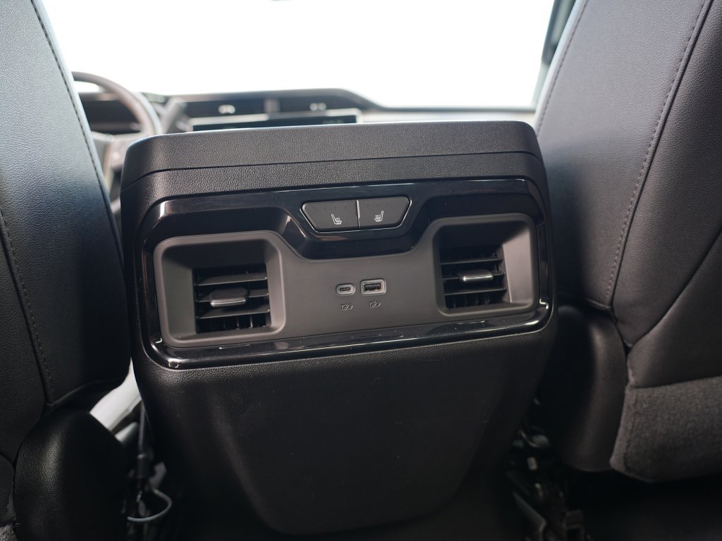 Used 2024 GMC Sierra 2500 AT4 w/ AT4 Premium Plus Package AWD/4WD image 27
