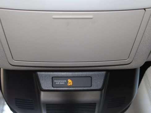 Used 2023 Nissan Rogue SL image 37