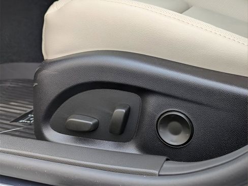 New 2025 Cadillac CT4 Premium Luxury image 17