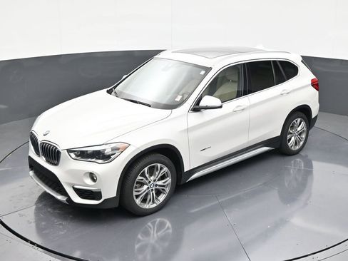 Used 2017 BMW X1 xDrive28i image 12