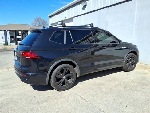 Used 2024 Volkswagen Tiguan SE R-Line image 3