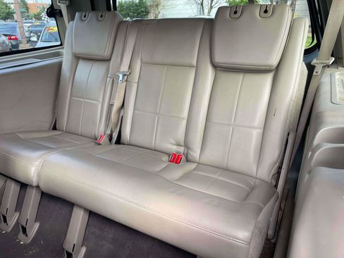 Used 2010 Lincoln Navigator 4WD image 7