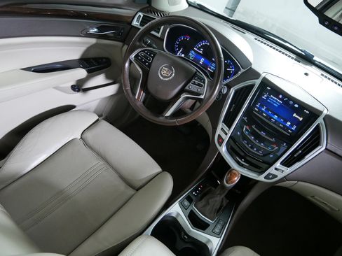 Used 2015 Cadillac SRX Luxury w/ Driver Awareness Package AWD/4WD image 9