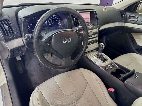 Used 2011 INFINITI G37 Convertible w/ Premium Pkg RWD image 9