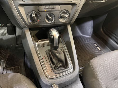 Used 2015 Volkswagen Jetta S image 19