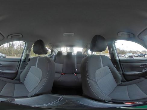 Used 2025 Nissan Sentra SV image 40